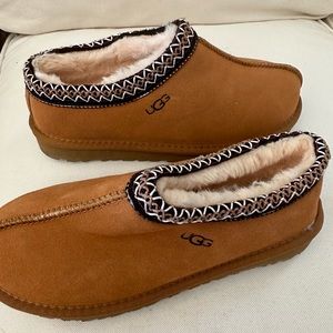 UGG size 8.5 brand new never worn